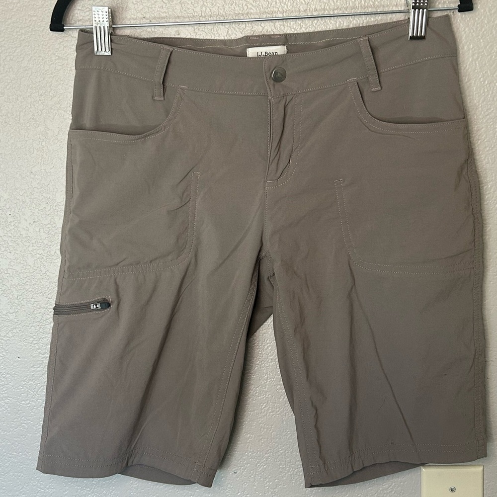 L.L. Bean Women's Water-Repellent Comfort Trail Shorts Mid Rise UPF 50+ Sz 4
